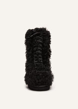 Load image into Gallery viewer, AW22 COMBAT BOOTS FUR BLACK
