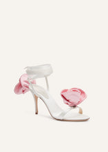 Load image into Gallery viewer, AW23 FLOWER SHOES SATIN CREAM PINK 9
