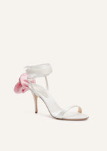 Load image into Gallery viewer, AW23 FLOWER SHOES SATIN CREAM PINK 9
