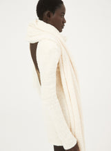 Load image into Gallery viewer, AW23 KNITWEAR 18 SCARF CREAM
