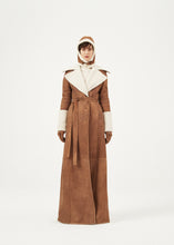 Load image into Gallery viewer, AW23 LEATHER 09 SHEARLING COAT BEIGE
