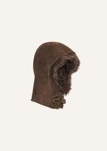 Load image into Gallery viewer, AW23 LEATHER 22 HAT SHEARLING BROWN
