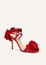 Load image into Gallery viewer, PF23 FLOWER SHOES SATIN RED
