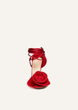 Load image into Gallery viewer, PF23 FLOWER SHOES SATIN RED
