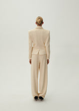 Load image into Gallery viewer, Fitted bouclé blazer in beige
