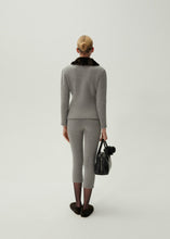 Load image into Gallery viewer, Cropped knitwear leggings in light grey
