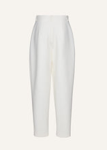 Load image into Gallery viewer, Tapered wool trousers in cream
