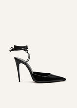 Load image into Gallery viewer, Pointed-toe mule wrap pumps in black leather
