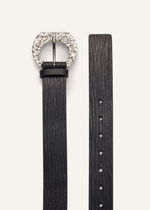 Sculpted buckle belt in embossed leather