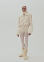 Load and play video in Gallery viewer, Faux fur trim cable knit cardigan in cream
