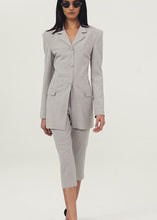 Load and play video in Gallery viewer, Longline hourglass wool blazer in grey
